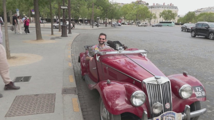 Diễu hành xe cổ lần thứ 19 tại Paris, Pháp - Ảnh 3.