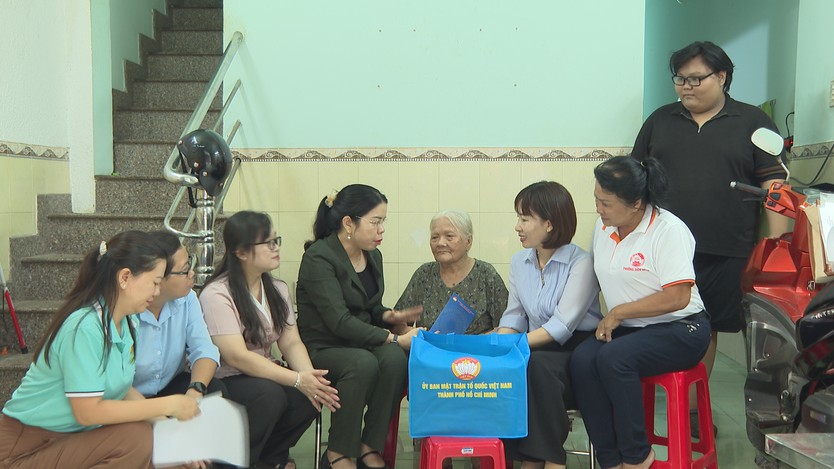 Nhiều hoạt động tri ân Mẹ Việt Nam Anh hùng nhân Ngày Thương binh - Liệt sĩ - Ảnh 2.