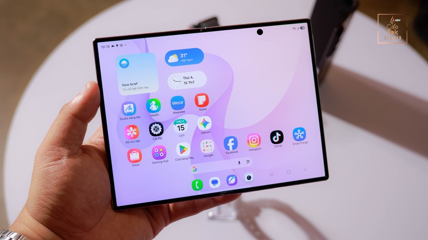 Trải nghiệm nhanh thế hệ Galaxy Z Mới tại London: Mỏng nhẹ kỷ lục và bứt phá cùng quyền năng A.I - Ảnh 9.