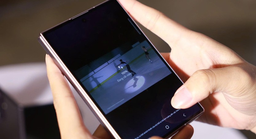 Trải nghiệm nhanh thế hệ Galaxy Z Mới tại London: Mỏng nhẹ kỷ lục và bứt phá cùng quyền năng A.I - Ảnh 4.