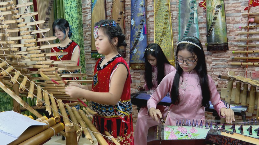 Lớp học hè âm nhạc dân tộc: Ươm mầm tình yêu giai điệu quê hương - Ảnh 1.