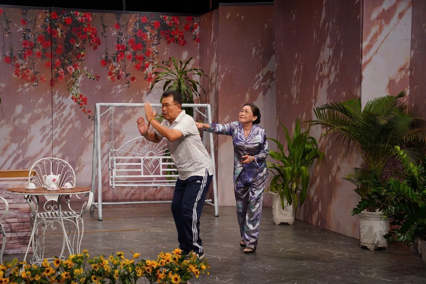 NSƯT Minh Hạnh tái ngộ khán giả trong vở kịch "Rộn ràng tiếng cười trẻ thơ" - Ảnh 12.