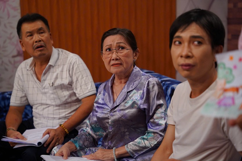 NSƯT Minh Hạnh tái ngộ khán giả trong vở kịch "Rộn ràng tiếng cười trẻ thơ" - Ảnh 1.
