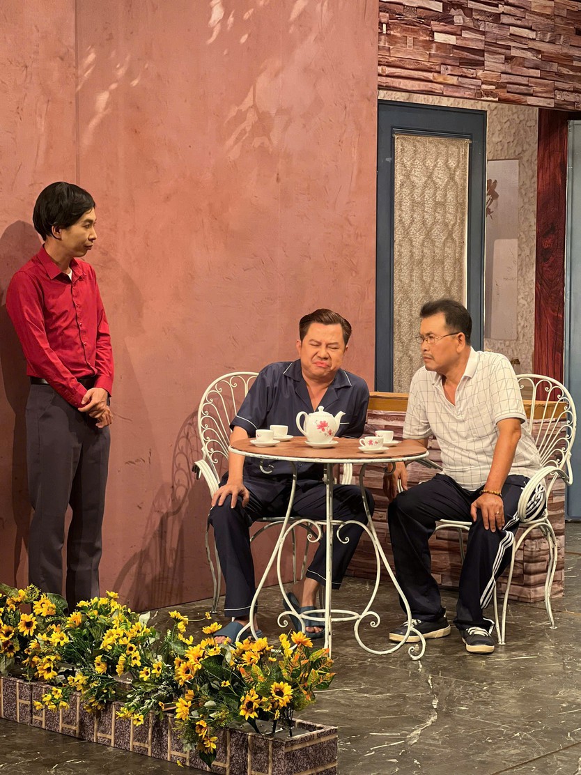 Ca sĩ Quốc Đại mang góc nhìn mới về gia đình trong vở kịch "Rộn ràng tiếng cười trẻ thơ" - Ảnh 8.