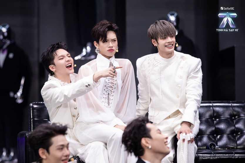 Hé lộ "giao diện" của sáu đội hình ở Livestage 2 Tinh Hà "Say Hi" - Ảnh 4.