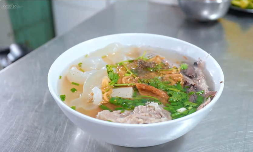 Hương vị Gia Định: Khu ẩm thực Ngô Gia Tự và món bò kho được Michelin vinh danh - Ảnh 6.