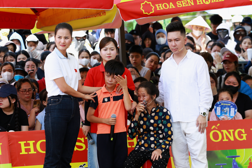 Mái ấm gia đình Việt: Cậu bé sớm là trụ cột, chỉ mong cha có thể đi lại bình thường - Ảnh 10.