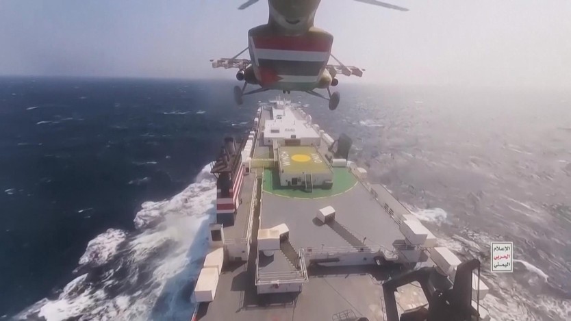 Reuters: Iran điều động chỉ huy IRGC và trang thiết bị đến Yemen - Ảnh 1.