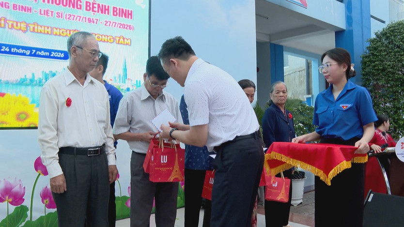 Phường Tân Sơn Hòa tổ chức chương trình nghệ thuật tri ân người có công - Ảnh 2.