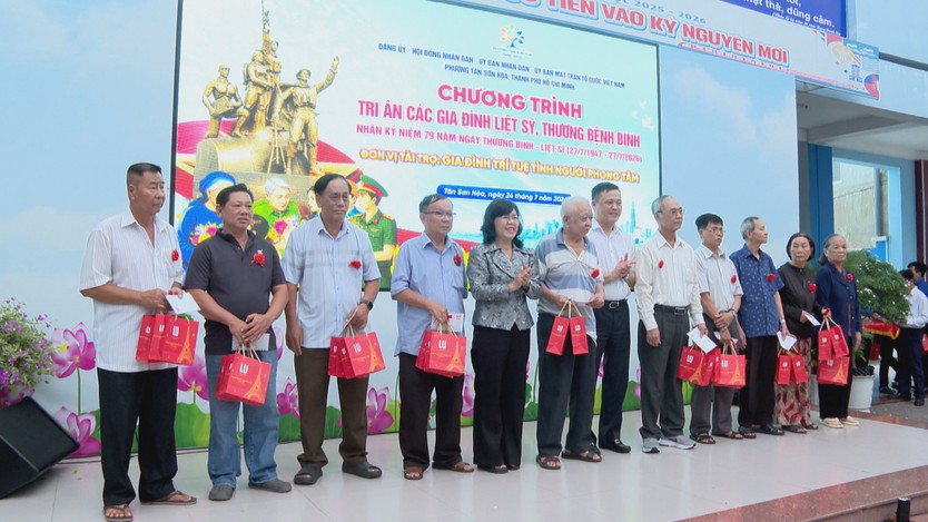 Phường Tân Sơn Hòa tổ chức chương trình nghệ thuật tri ân người có công - Ảnh 4.