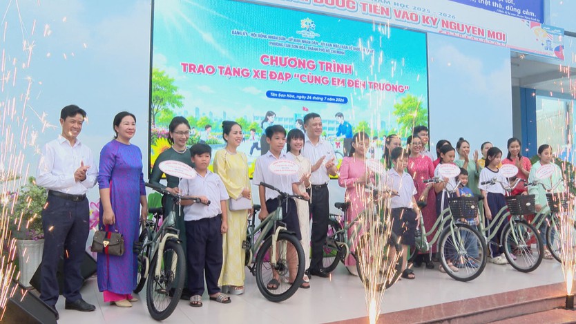 Phường Tân Sơn Hòa tổ chức chương trình nghệ thuật tri ân người có công - Ảnh 5.