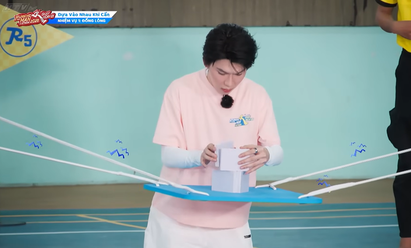 Running Man mùa 4 - Tập 1: Cuộc săn lùng kẻ phá bĩnh của Gia tộc R - Ảnh 8.