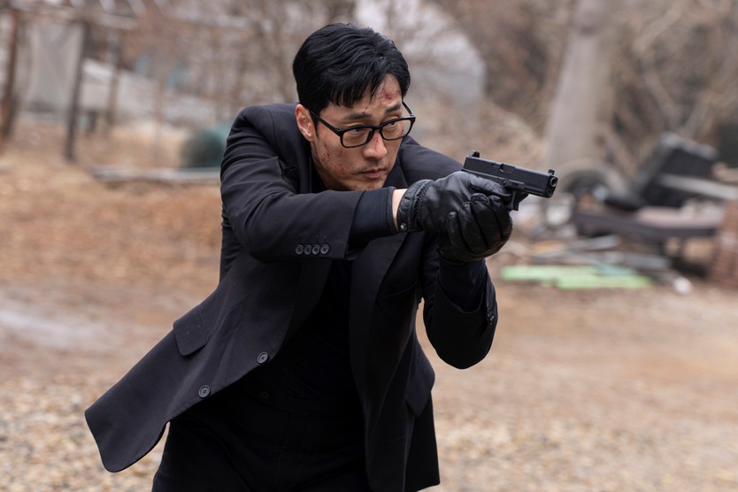 "Bản năng người cha bùng nổ" - Lý do sau những cú đấm của So Ji-sub trong "Đặc vụ Kim tái khởi động" - Ảnh 4.