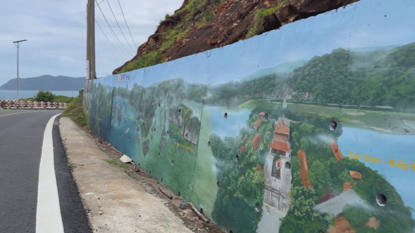 Khánh thành công trình bích họa “Việt Nam tươi đẹp” tại Côn Đảo - Ảnh 4.