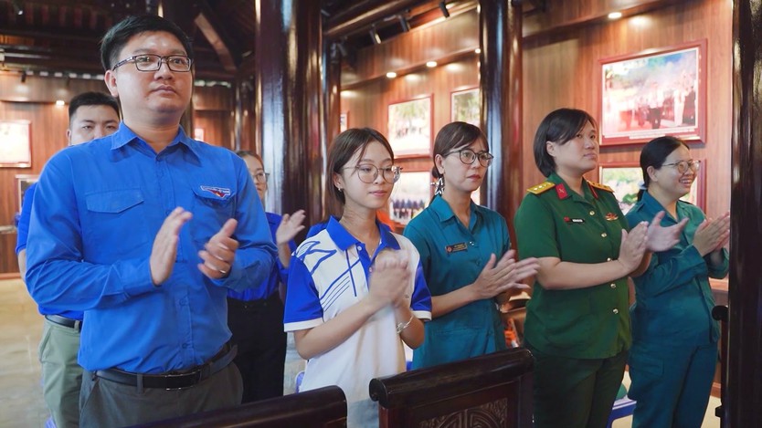 Kết nạp 5 đảng viên mới tại Đặc khu Côn Đảo - Ảnh 4.