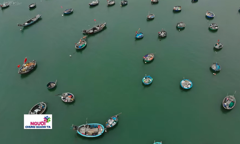 Người chung quanh ta: Theo chân người biểu diễn thuyền thúng ở Hội An - Ảnh 14.