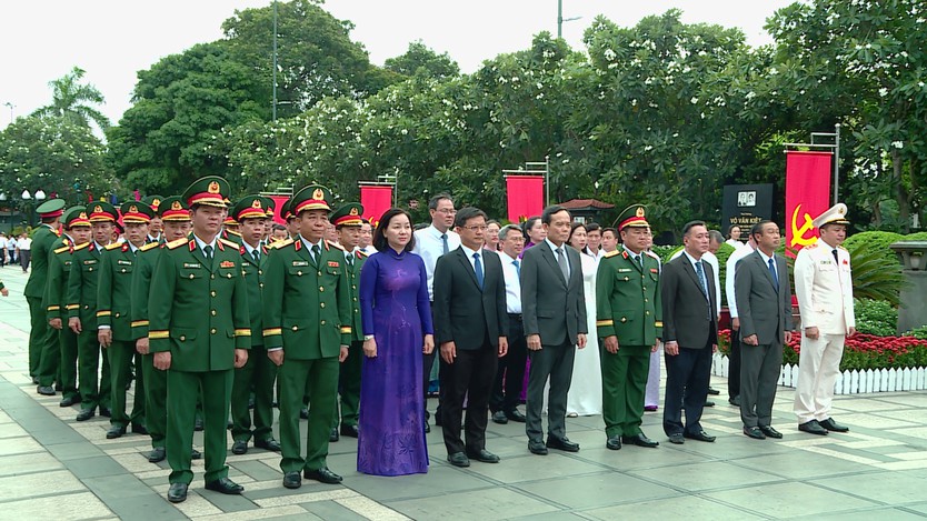 Lãnh đạo TP. Hồ Chí Minh dâng hương, tri ân các Anh hùng liệt sĩ nhân Ngày Thương binh - Liệt sĩ - Ảnh 1.