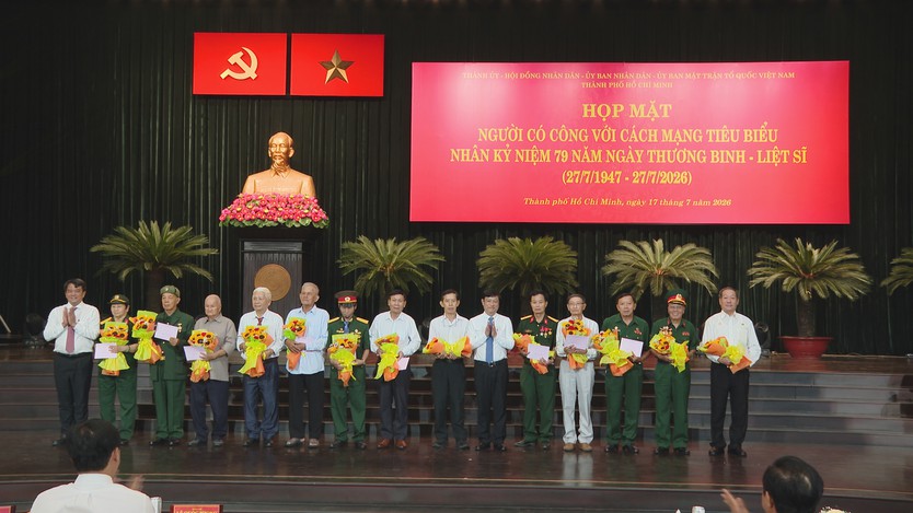 Kỷ niệm 79 năm Ngày Thương binh - Liệt sĩ: Khắc ghi công ơn, tiếp nối truyền thống "Uống nước nhớ nguồn" - Ảnh 9.