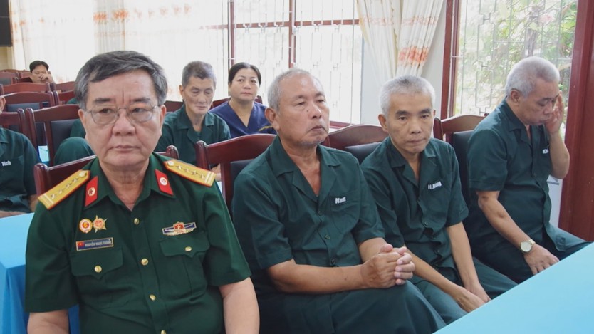 Bộ Tư lệnh Thành phố Hồ Chí Minh tri ân thương binh, bệnh binh tại Trung tâm Điều dưỡng Long Đất - Ảnh 2.