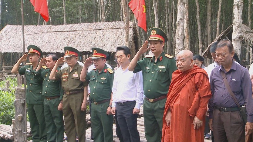 Hội Hữu nghị Việt Nam – Campuchia TP. Hồ Chí Minh tổ chức nhiều hoạt động tri ân nhân Ngày Thương binh - Liệt sĩ - Ảnh 2.