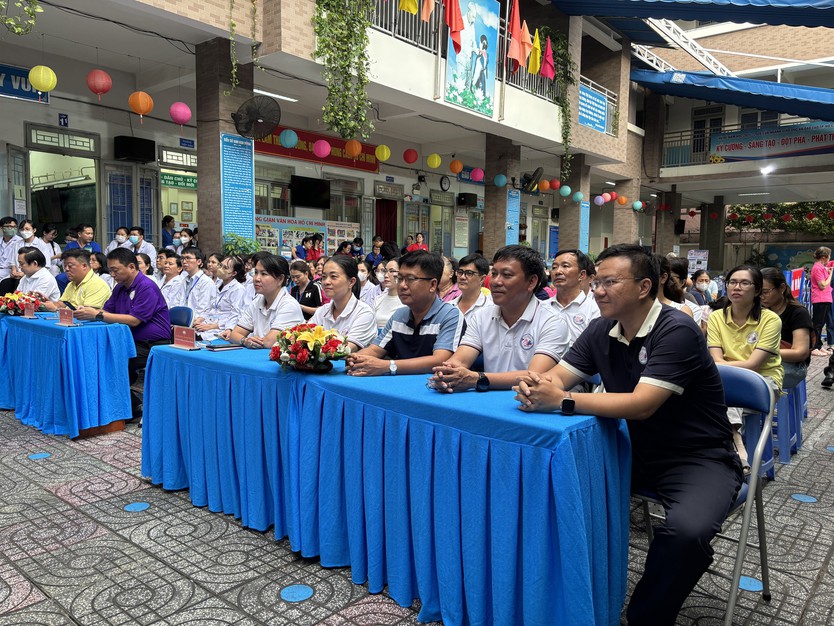 Phường Minh Phụng tổ chức khám sức khỏe đến tối, miễn phí hơn 1.000 người dân - Ảnh 7.