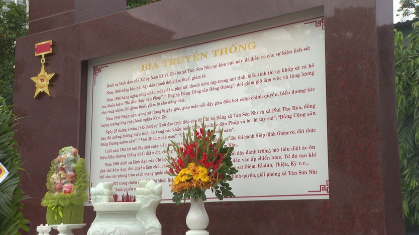 Phường Tân Sơn Nhì khánh thành công trình trùng tu Bia truyền thống, tri ân các Anh hùng Liệt sĩ - Ảnh 1.