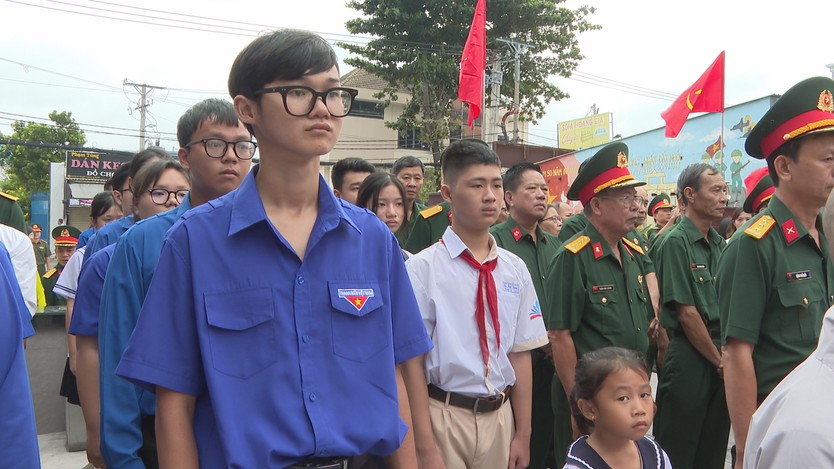 Phường Tân Sơn Nhì khánh thành công trình trùng tu Bia truyền thống, tri ân các Anh hùng Liệt sĩ - Ảnh 2.