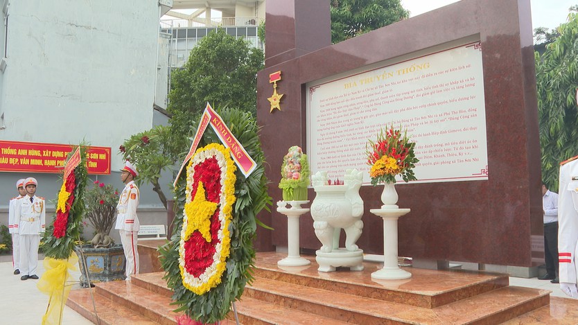 Phường Tân Sơn Nhì khánh thành công trình trùng tu Bia truyền thống, tri ân các Anh hùng Liệt sĩ - Ảnh 3.