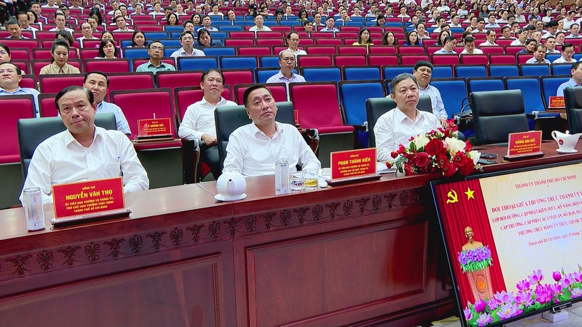 Đối thoại thẳng thắn, tháo gỡ vướng mắc trong vận hành chính quyền địa phương tại TP. Hồ Chí Minh - Ảnh 2.