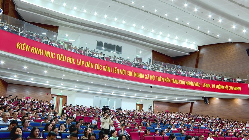 Đối thoại thẳng thắn, tháo gỡ vướng mắc trong vận hành chính quyền địa phương tại TP. Hồ Chí Minh - Ảnh 3.