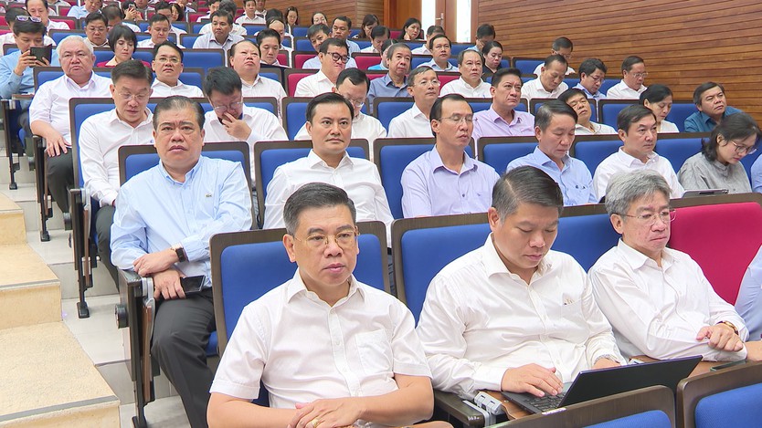 TP.HCM bồi dưỡng kiến thức, kỹ năng cho hơn 900 cán bộ lãnh đạo chủ chốt - Ảnh 4.