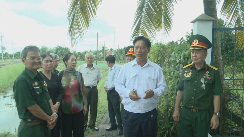 Dâng hương tưởng niệm các liệt sĩ Đặc công Gia Định 4 tại Củ Chi - Ảnh 4.