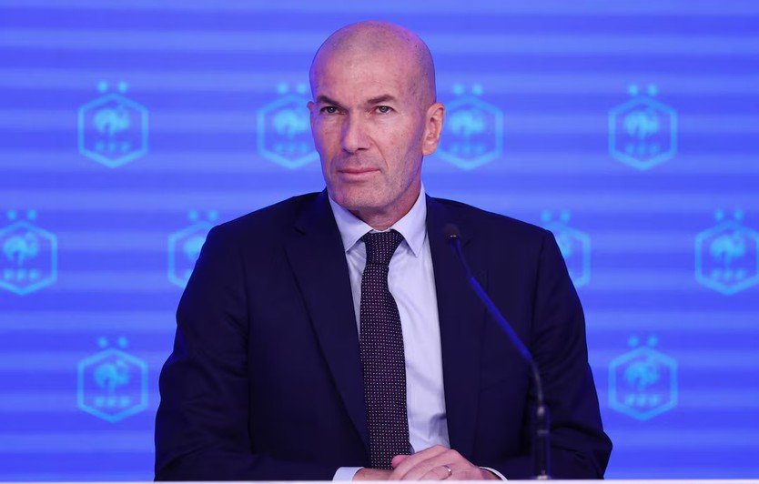 CĐV Pháp háo hức chào đón HLV Zinedine Zidane - Ảnh 1.