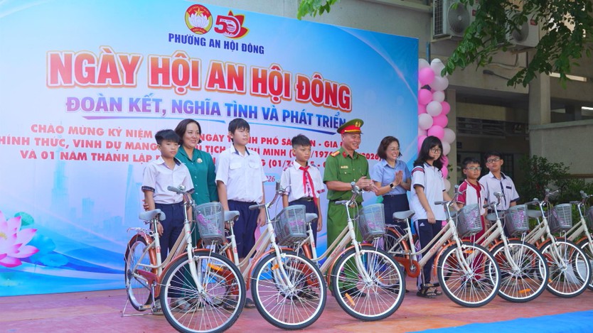 Ấm lòng "Phiên chợ 0 đồng" hỗ trợ hộ cận nghèo tại phường An Hội Đông - Ảnh 4.