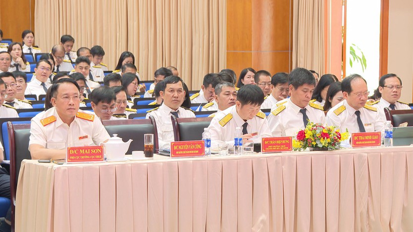 Thuế TP. Hồ Chí Minh phấn đấu thu trên 800.000 tỷ đồng tới cuối năm 2026 - Ảnh 1.