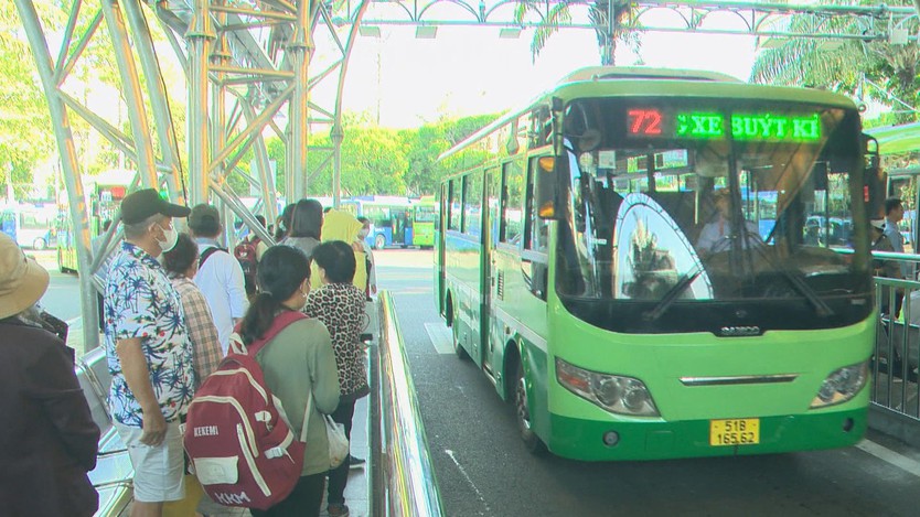 TP. Hồ Chí Minh sau một tháng triển khai miễn phí vé xe buýt - Ảnh 1.