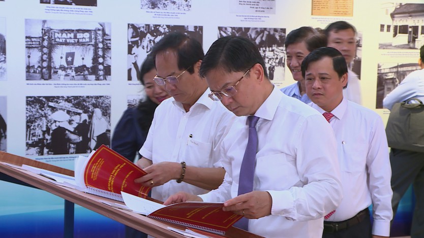 Triển lãm Hồ sơ khen thưởng kháng chiến chống Pháp: Tri ân và kết nối ký ức - Ảnh 1.