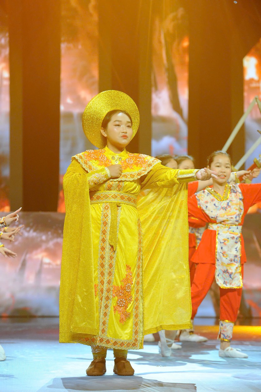 Võ Ngọc Minh Thư ghi dấu ấn tại “Vườn Âm Nhạc" với giọng hát nội lực- Ảnh 6.