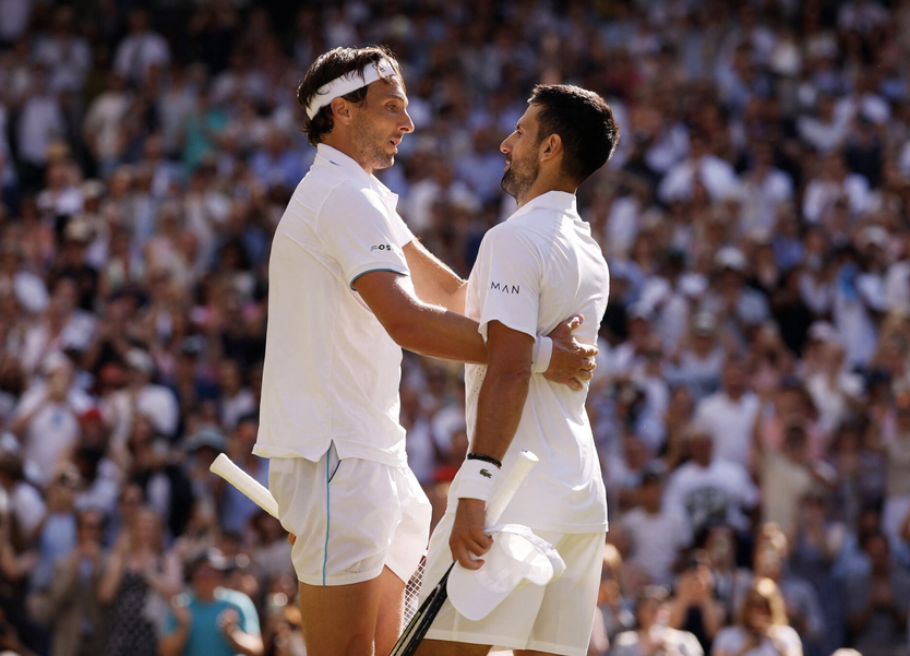 Wimbledon 2026: Djokovic lập cột mốc mới, Sinner thẳng tiến vào vòng bốn- Ảnh 2.