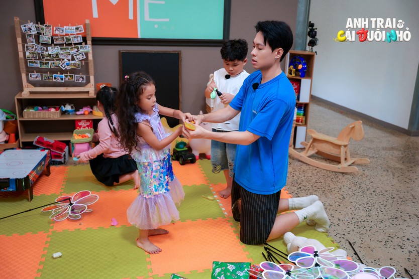 Anh trai và Cái đuôi nhỏ: Bữa tiệc sinh nhật đầy yêu thương - Ảnh 2.