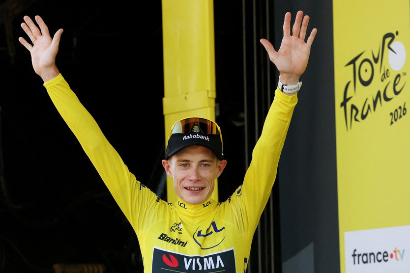 Jonas Vingegaard mặc Áo Vàng Tour de France sau chặng 1 - Ảnh 1.