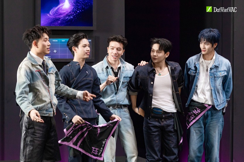 Tinh Hà “Say Hi” mở màn tập 1 đã twist chồng twist- Ảnh 13.