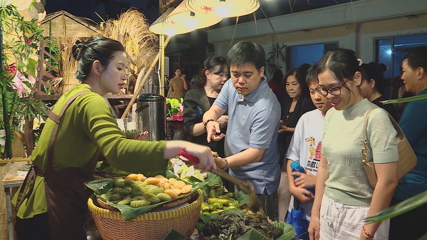 "Hồn quê trong phố": Lan tỏa nghệ thuật truyền thống trong không gian di sản - Ảnh 7.
