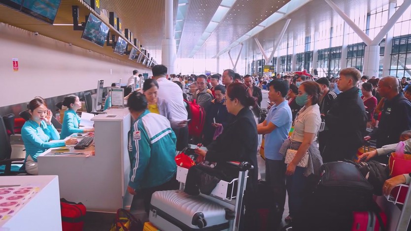 60 Giây Trưa ngày 6/7/2026 | Kịp thời cứu nạn 3 thuyền viên trên tàu bị chìm do bão - Ảnh 10.