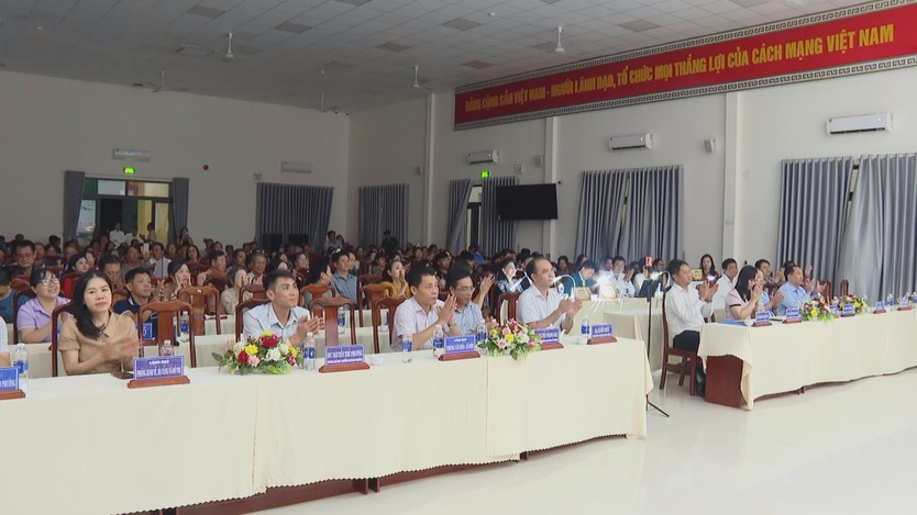 60 Giây Trưa ngày 6/7/2026 | Kịp thời cứu nạn 3 thuyền viên trên tàu bị chìm do bão - Ảnh 6.
