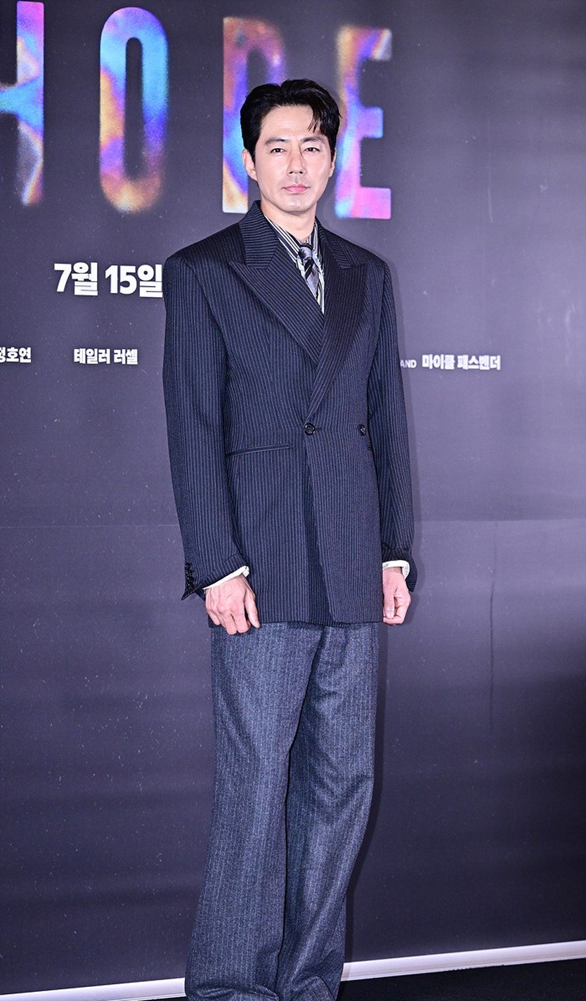 Jo In-sung lịch lãm trong ngày ra mắt "Hope" - Ảnh 1.