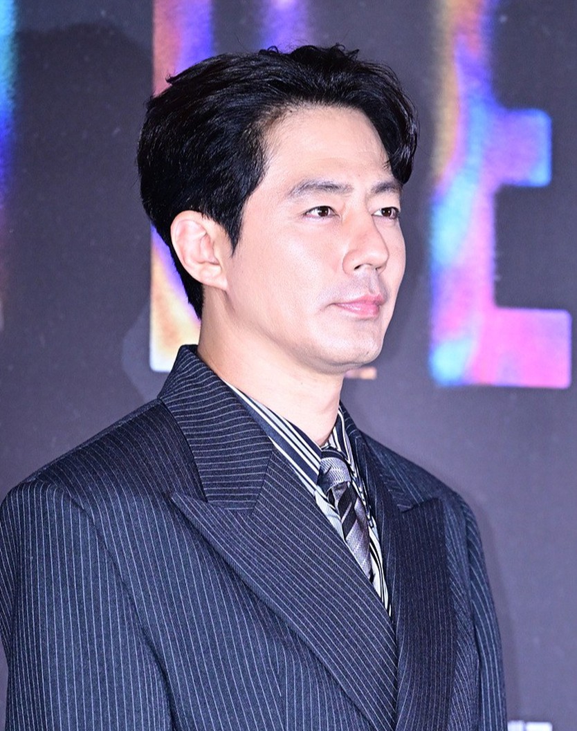 Jo In-sung lịch lãm trong ngày ra mắt "Hope" - Ảnh 3.