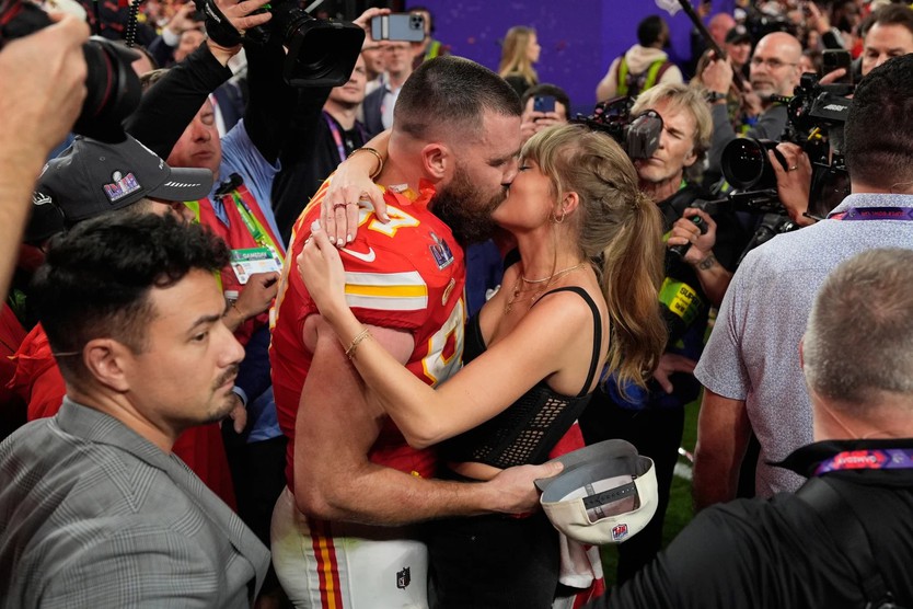 Taylor Swift - Travis Kelce: Câu chuyện tình bắt đầu từ một chiếc vòng tay - Ảnh 10.