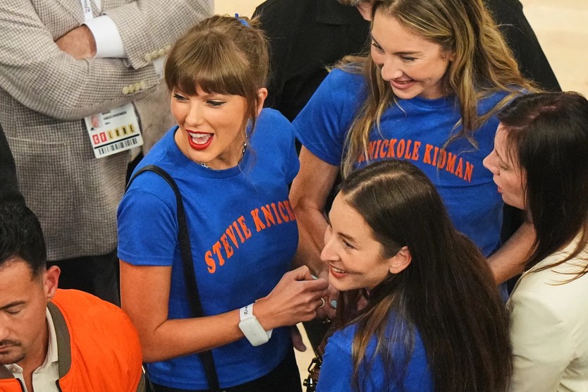 Taylor Swift - Travis Kelce: Câu chuyện tình bắt đầu từ một chiếc vòng tay - Ảnh 6.
