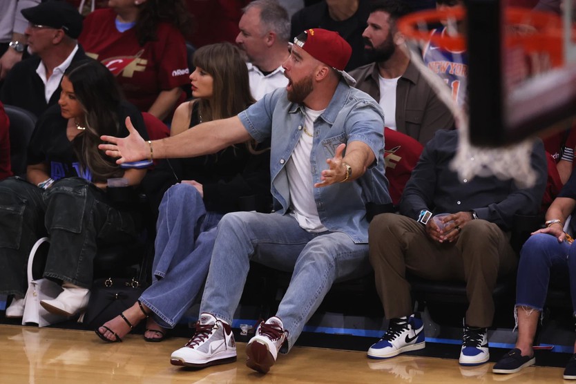 Taylor Swift - Travis Kelce: Câu chuyện tình bắt đầu từ một chiếc vòng tay - Ảnh 4.